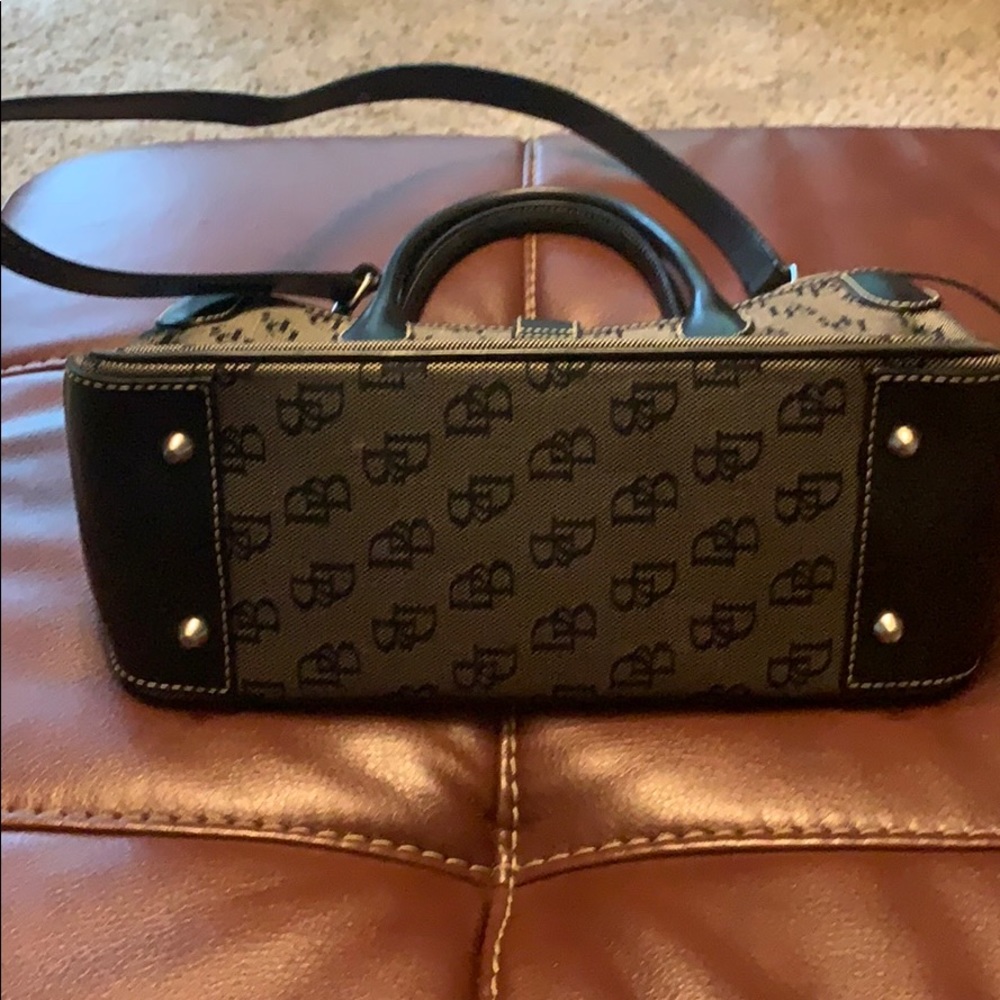 Dooney & Bourke handbag - Picture 3 of 4